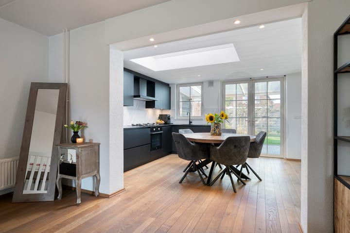 Foto 15 van van Myrlaerstraat 10