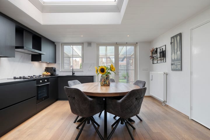 Foto 16 van van Myrlaerstraat 10