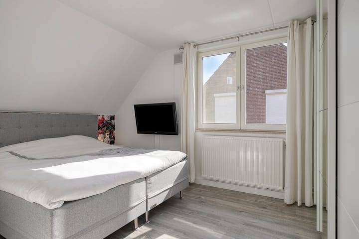 Foto 21 van van Myrlaerstraat 10