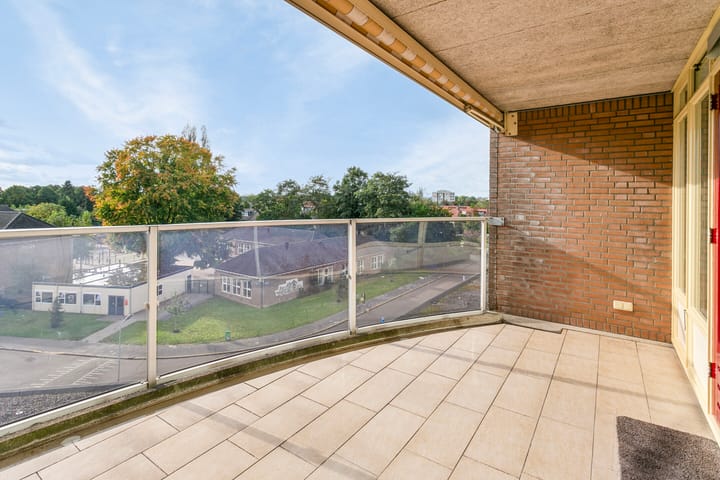 Photo 3 of Pettelaarseweg 361