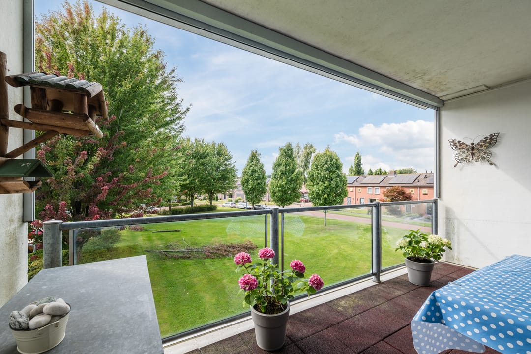 Foto 23 van Esdoornlaan 9