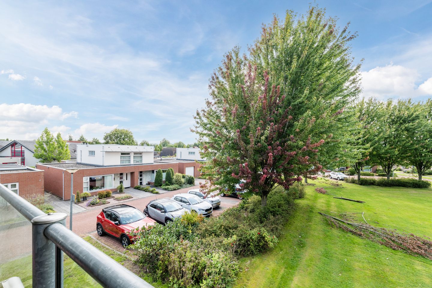 Foto 25 van Esdoornlaan 9