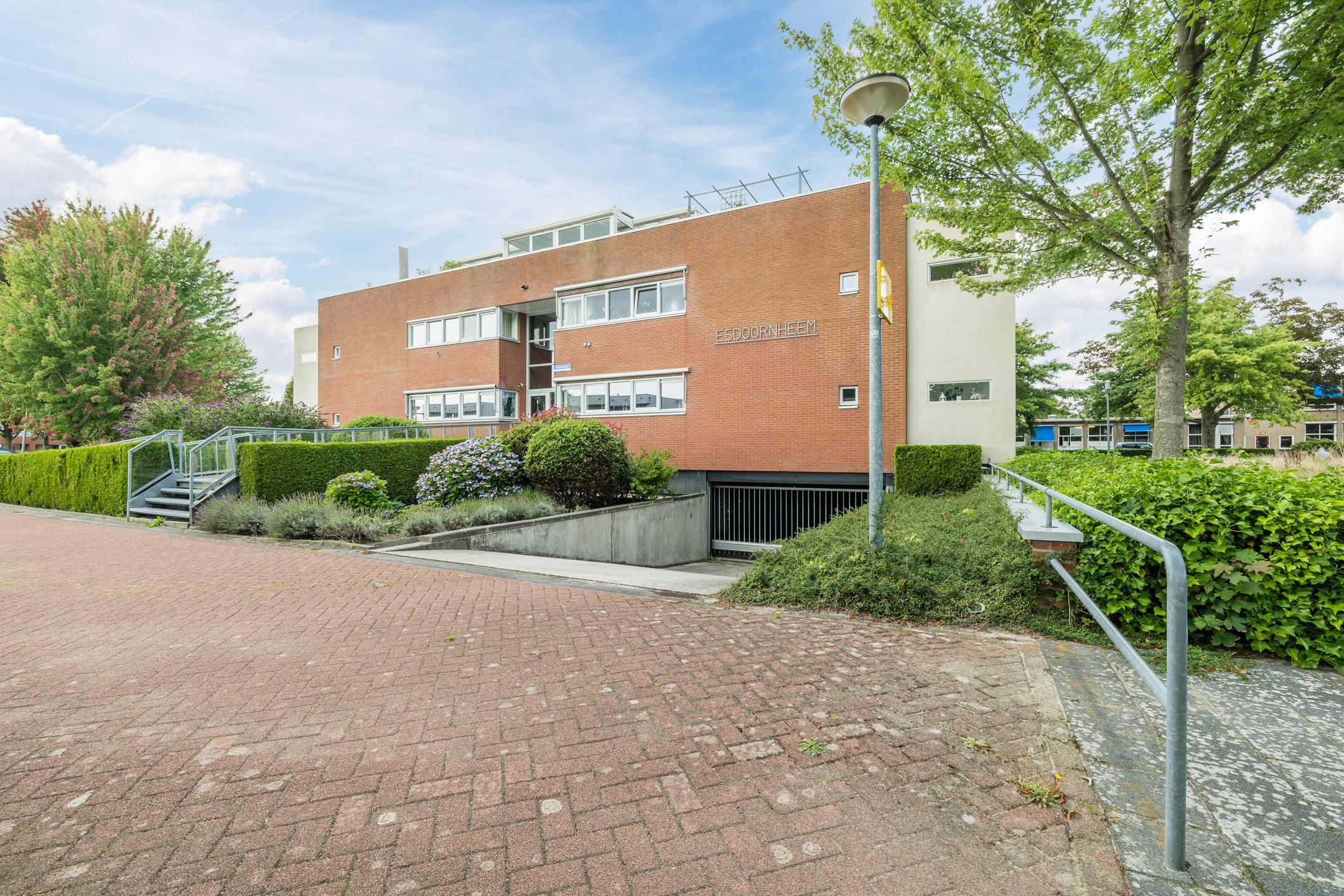Foto 27 van Esdoornlaan 9