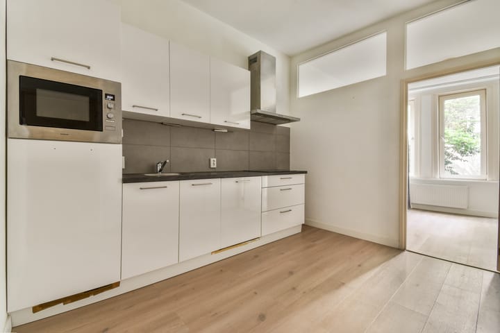 Photo 3 of Egelantiersstraat 168-H