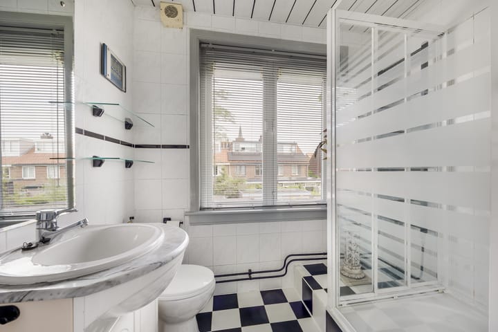 Photo 15 of Buys Ballotstraat 40