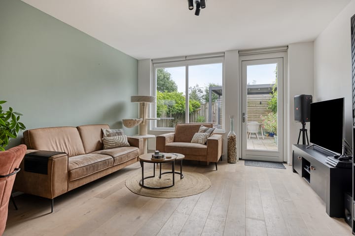 Foto 3 van Dominee Bakkerushof 63