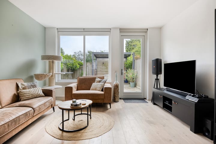 Foto 5 van Dominee Bakkerushof 63