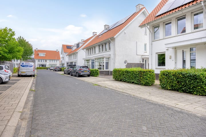 Foto 30 van Dominee Bakkerushof 63