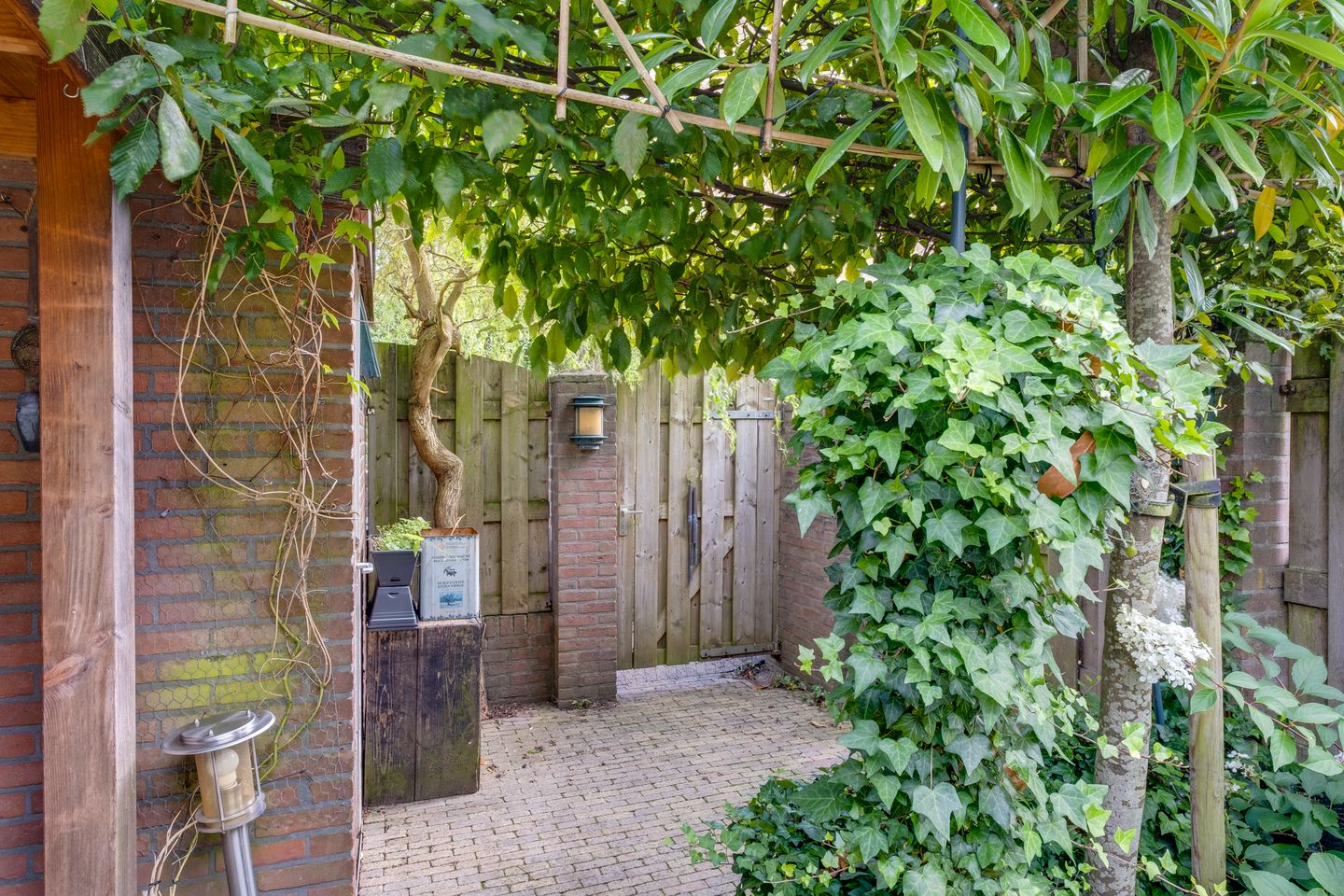 Foto 25 van Willem de Feschlaan 6