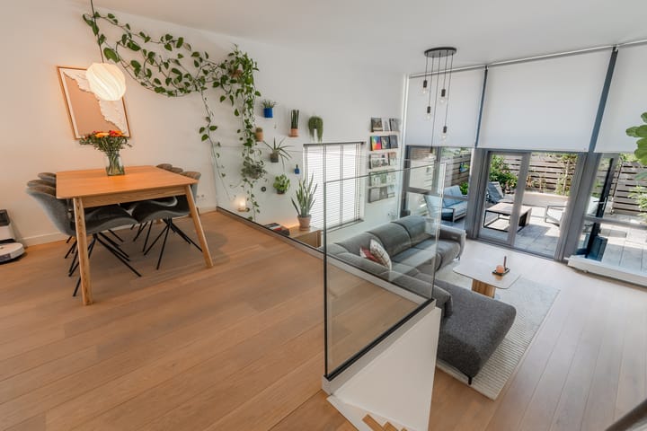 Foto 15 van L. Springerstraat 64