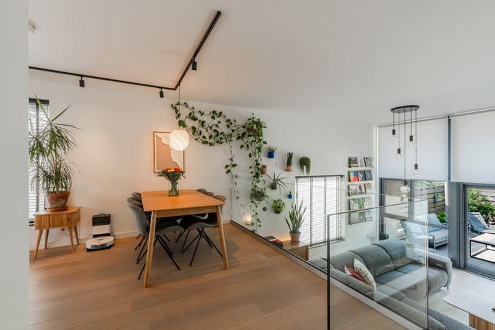 Foto 16 van L. Springerstraat 64