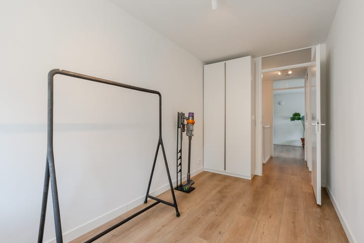 Foto 25 van L. Springerstraat 64