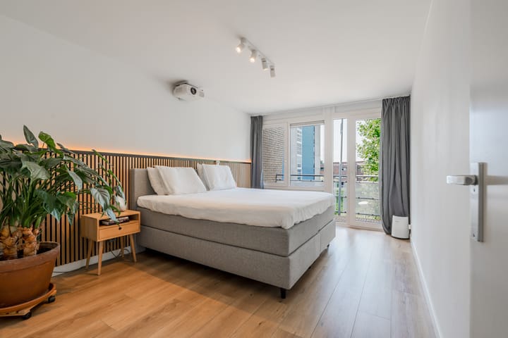 Foto 30 van L. Springerstraat 64