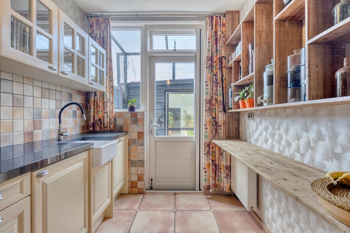 Foto 10 van Schorerstraat 37