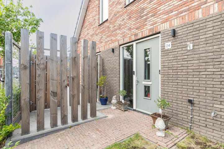 Photo 5 of Dokter Stapenséastraat 24