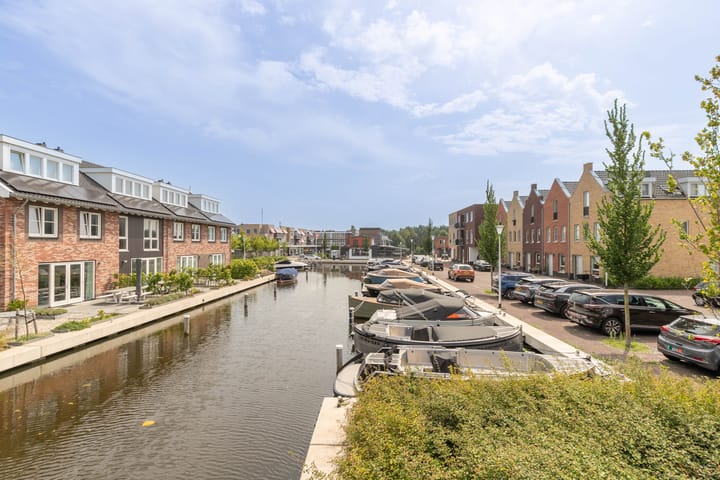 Photo 41 of Dokter Stapenséastraat 24