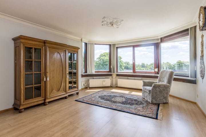 Photo 3 of Parallelweg 24