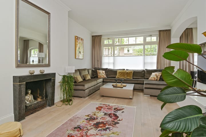 Photo 3 of Jan van Heelustraat 2