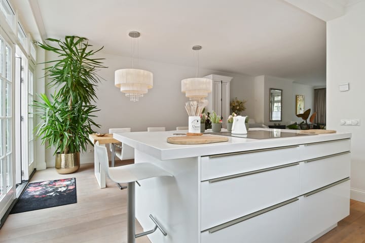 Photo 12 of Jan van Heelustraat 2