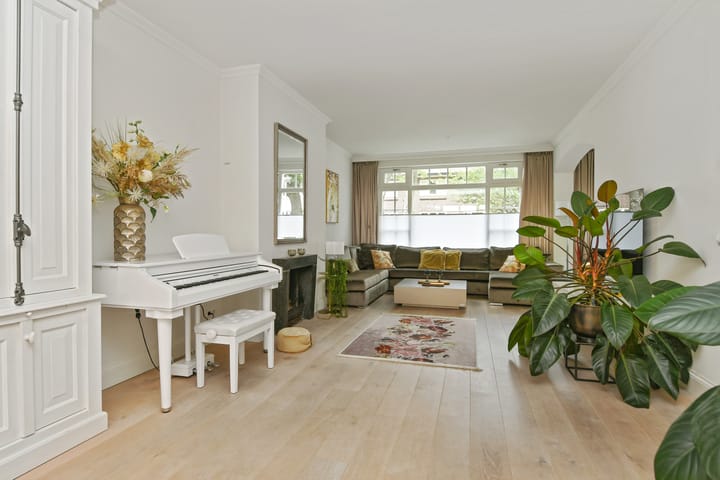 Photo 14 of Jan van Heelustraat 2