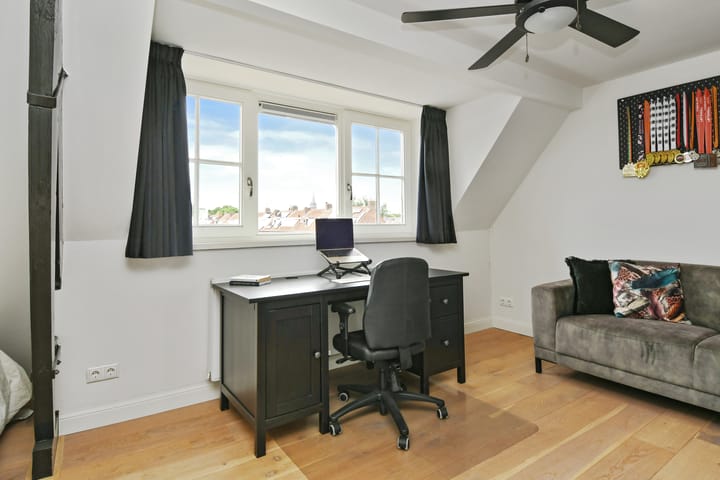 Photo 27 of Jan van Heelustraat 2