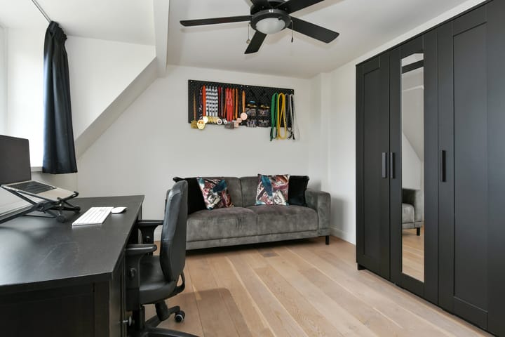 Photo 28 of Jan van Heelustraat 2