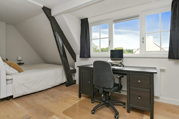 Photo 29 of Jan van Heelustraat 2