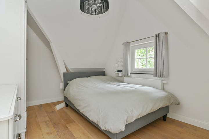 Photo 30 of Jan van Heelustraat 2