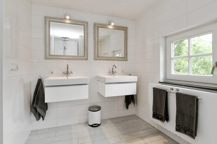 Photo 32 of Jan van Heelustraat 2