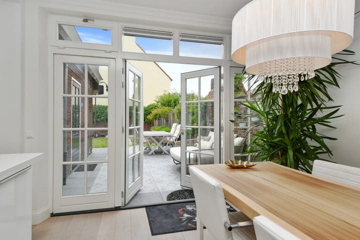 Photo 34 of Jan van Heelustraat 2