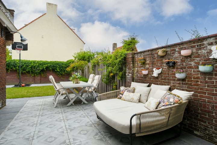 Photo 35 of Jan van Heelustraat 2