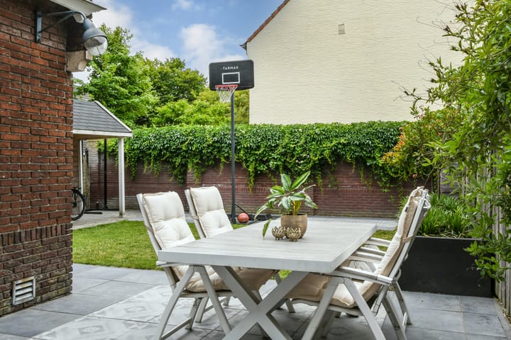 Photo 36 of Jan van Heelustraat 2