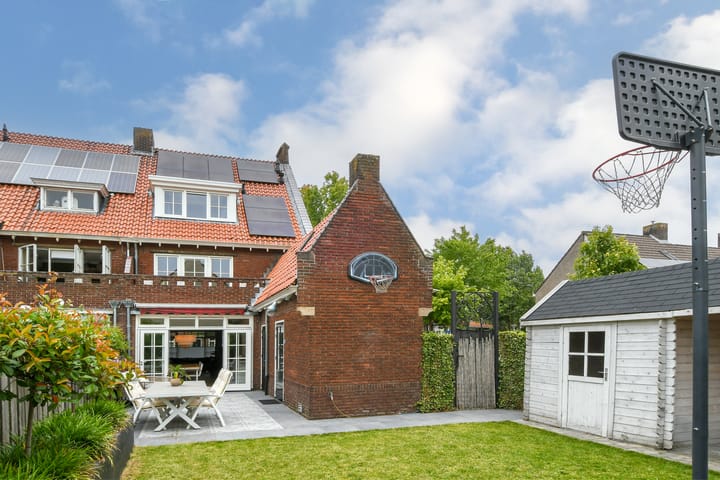 Photo 38 of Jan van Heelustraat 2