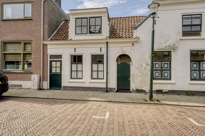 Kerkstraat 12
