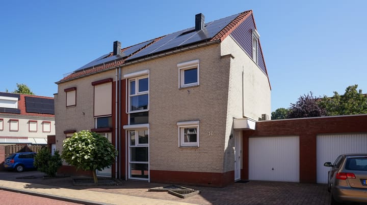 Photo 1 of Pastoor Mainsstraat 10