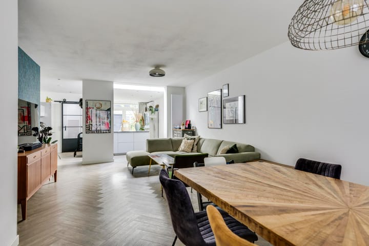 Foto 8 van Zeelsterstraat 215