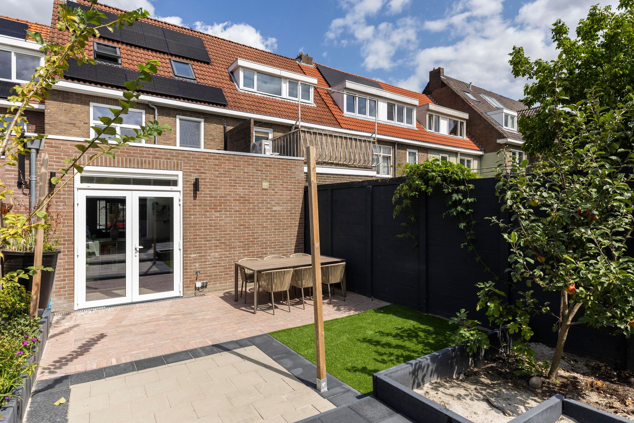 Photo 39 of Zeelsterstraat 215