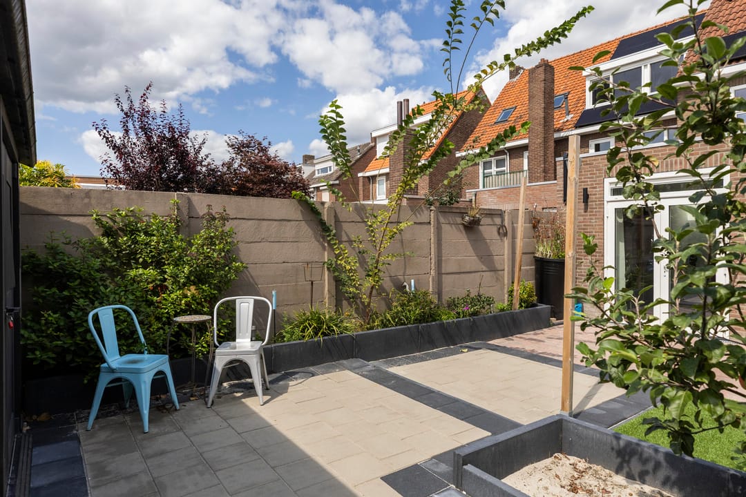 Photo 41 of Zeelsterstraat 215