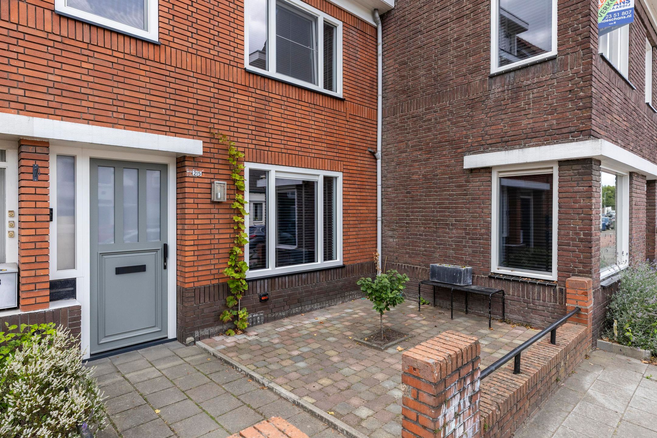 Photo 42 of Zeelsterstraat 215