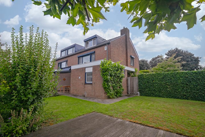 Photo 20 of Willem-Alexanderstraat 2