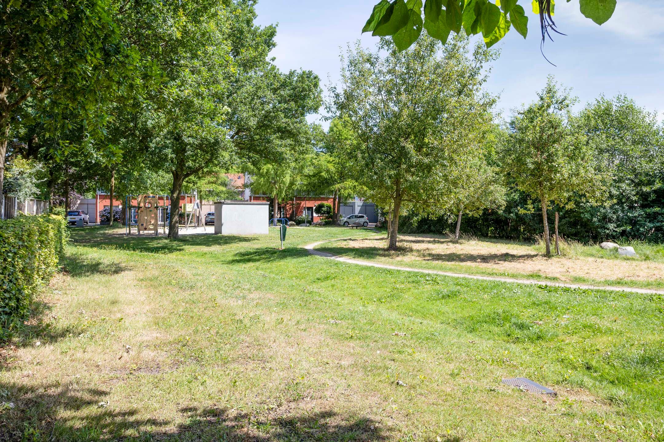 Photo 36 of Hertsmuntlaan 3