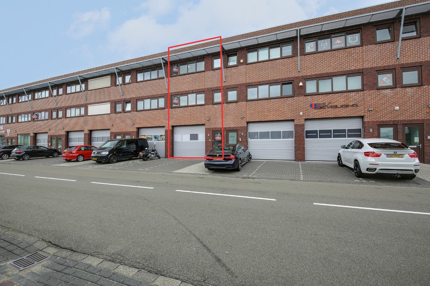 View photo 2 of Herculesstraat 25