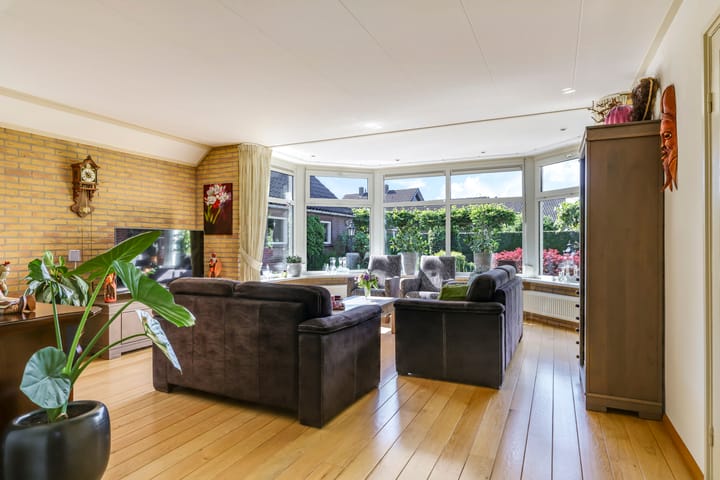 Foto 12 van Poelsweg 10