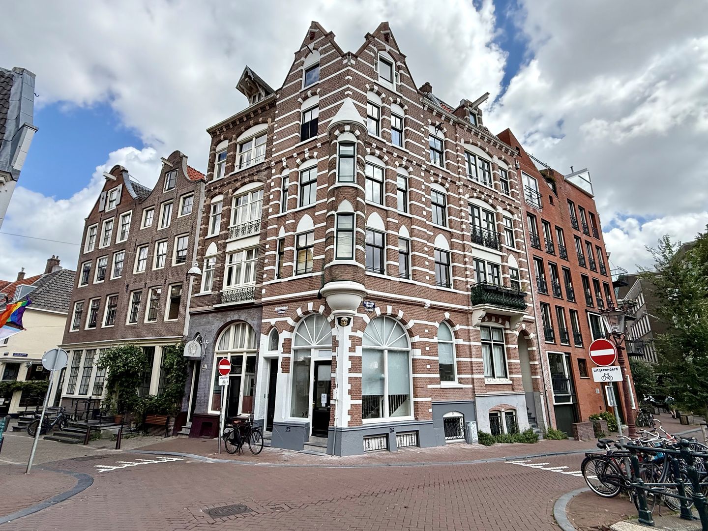 View photo 1 of Weteringstraat 45-H