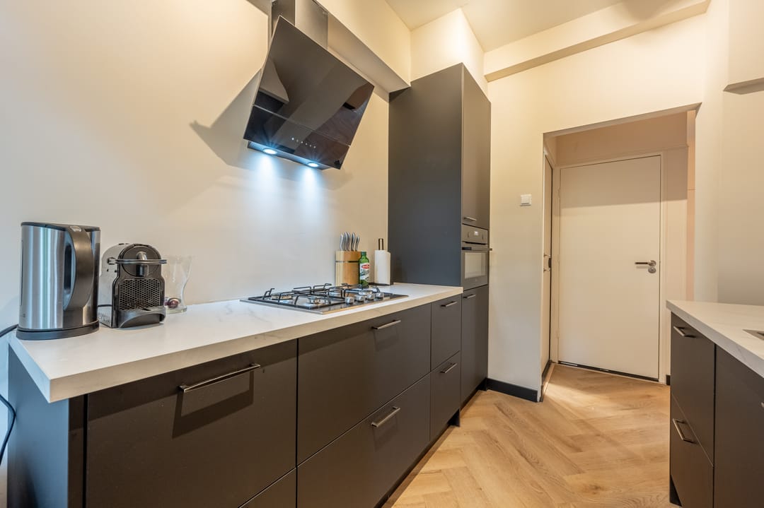 Photo 11 of Nieuwe Binnenweg 90-02L