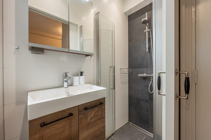 Photo 21 of Nieuwe Binnenweg 90-02L