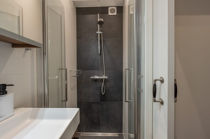 Photo 22 of Nieuwe Binnenweg 90-02L