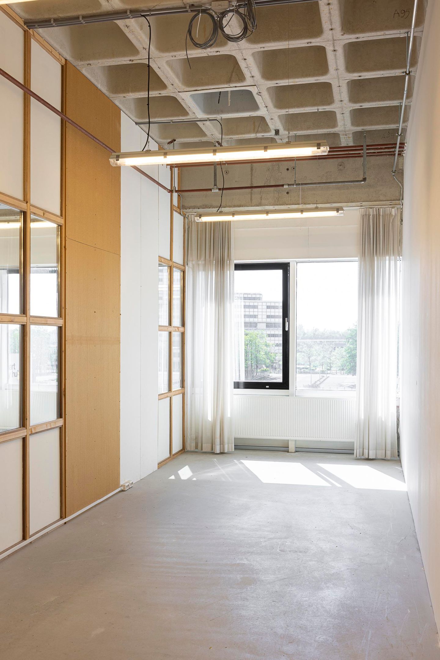 View photo 2 of Johan Huizingalaan 763-A