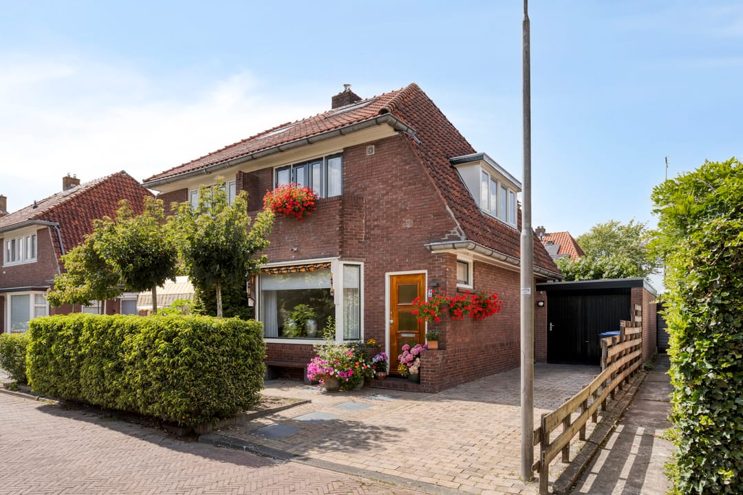 Photo 1 of van de Veldestraat 2