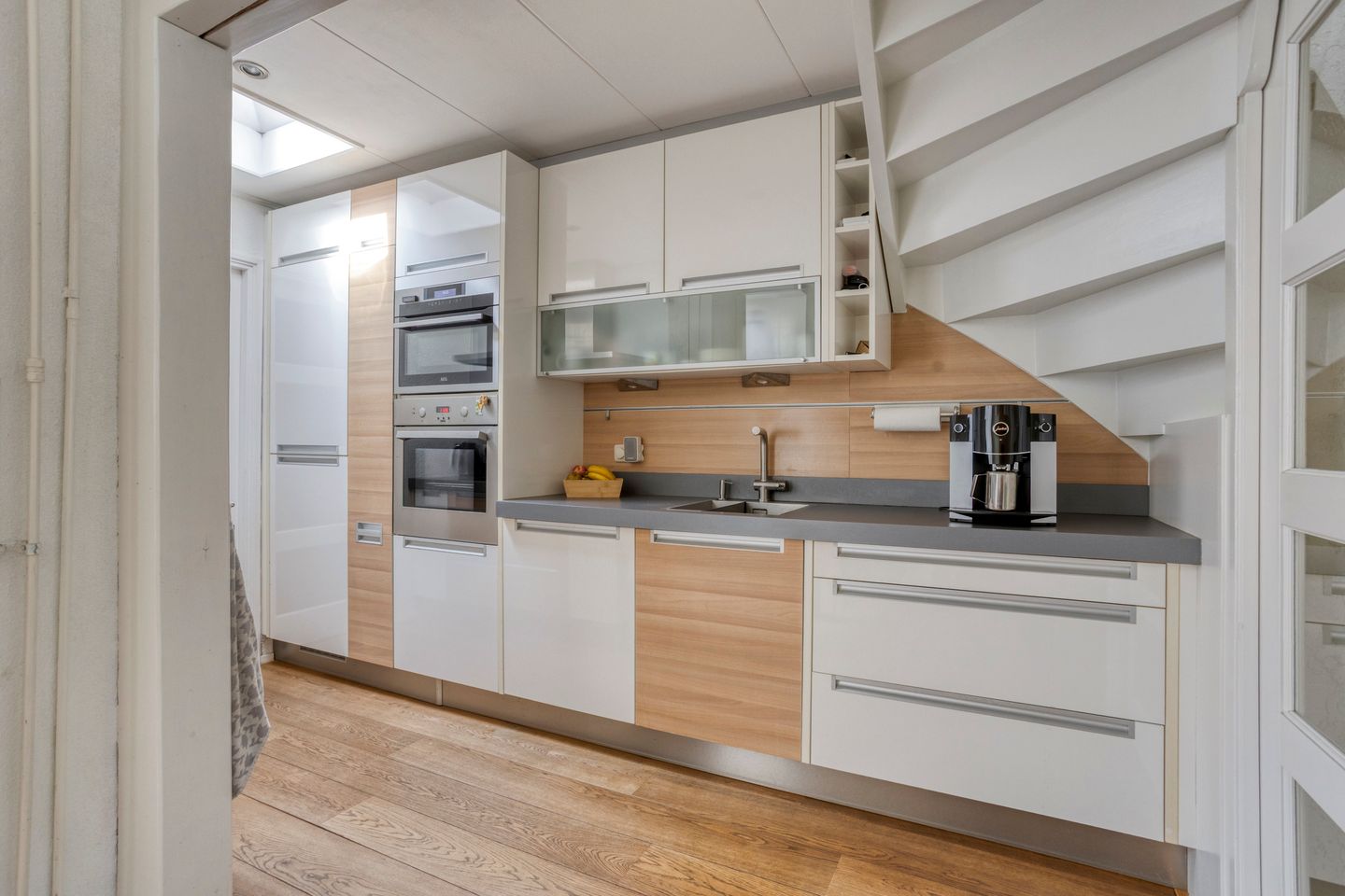 Photo 10 of van de Veldestraat 2